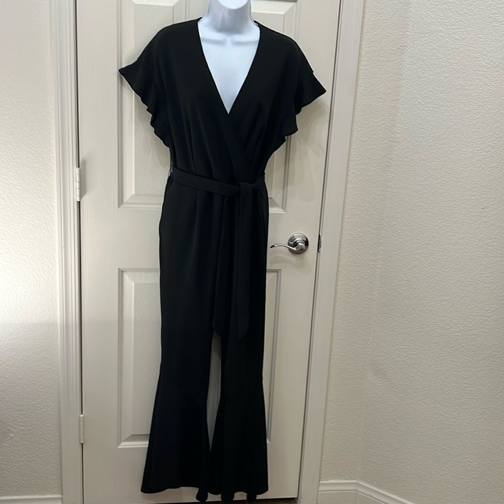 Spence Sz 10 Black VNeck Ruffled Sleeve Bell Bottom Jumpsuit Pocket Belted Slim